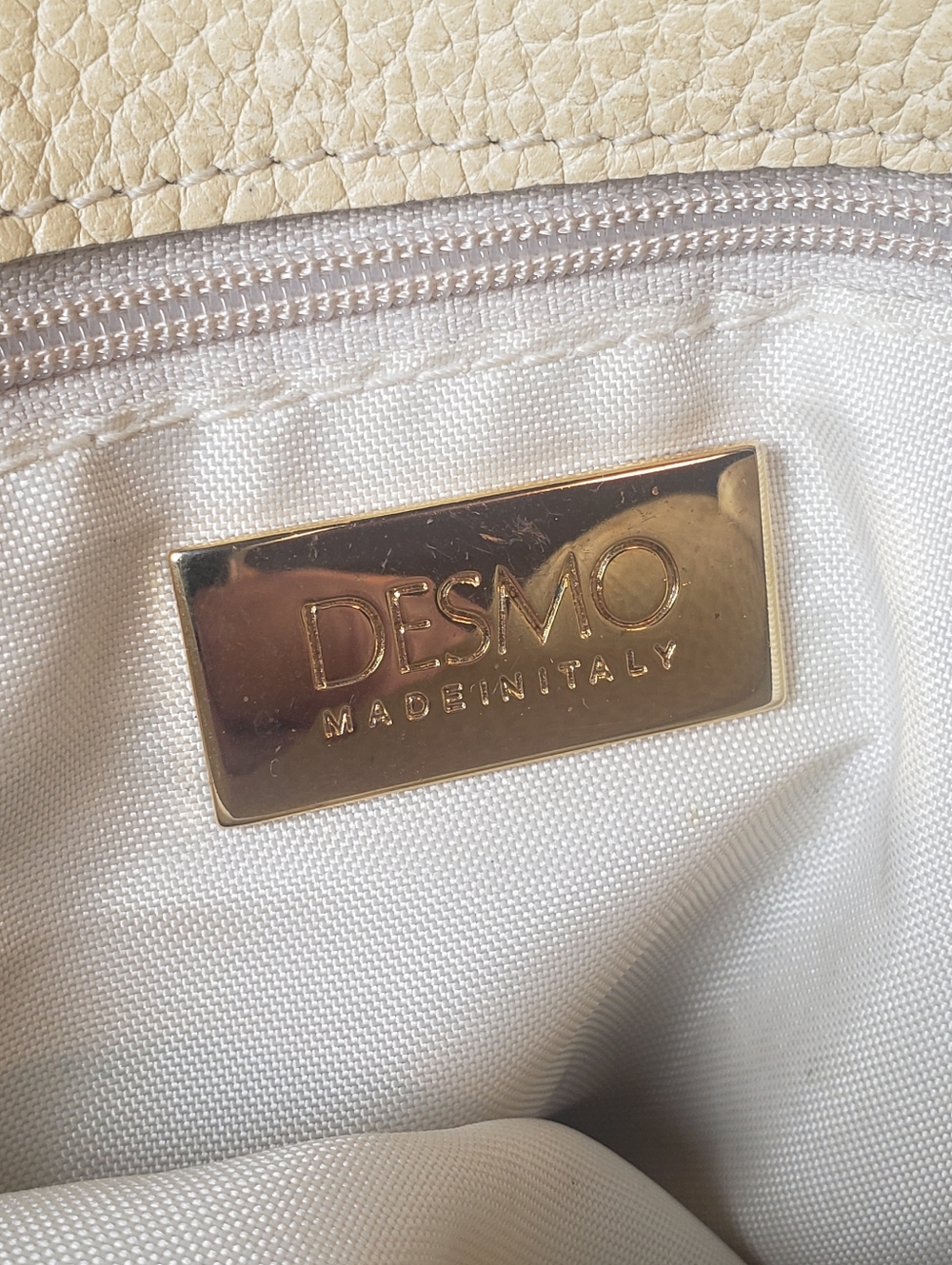 Desmo Vintage Italian Shoulder Bag in Pastel Yellow - Medium Size Bag - Picture 7 of 16